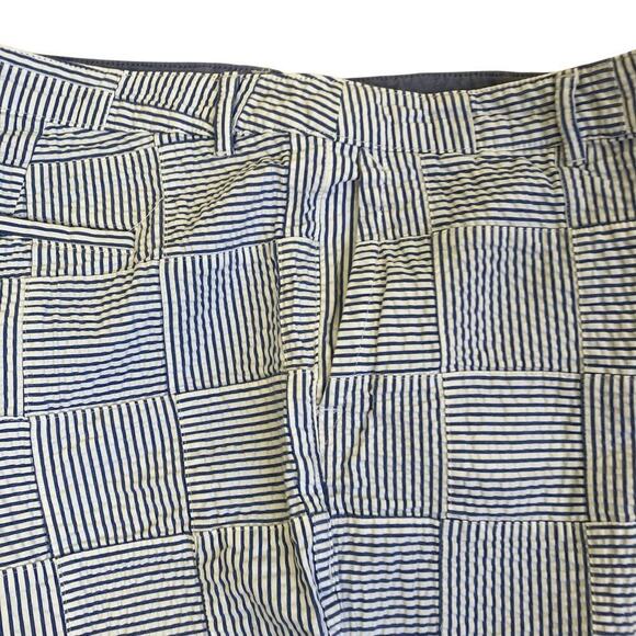 L.L. Bean Sz 16 Favorite Fit Patchwork Seersucker Bermuda Shorts 9” White Blue - Picture 16 of 16